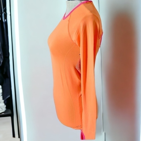 • Victoria’s Secret • Seamless Long Sleeve Cutout Top - Picture 4 of 8